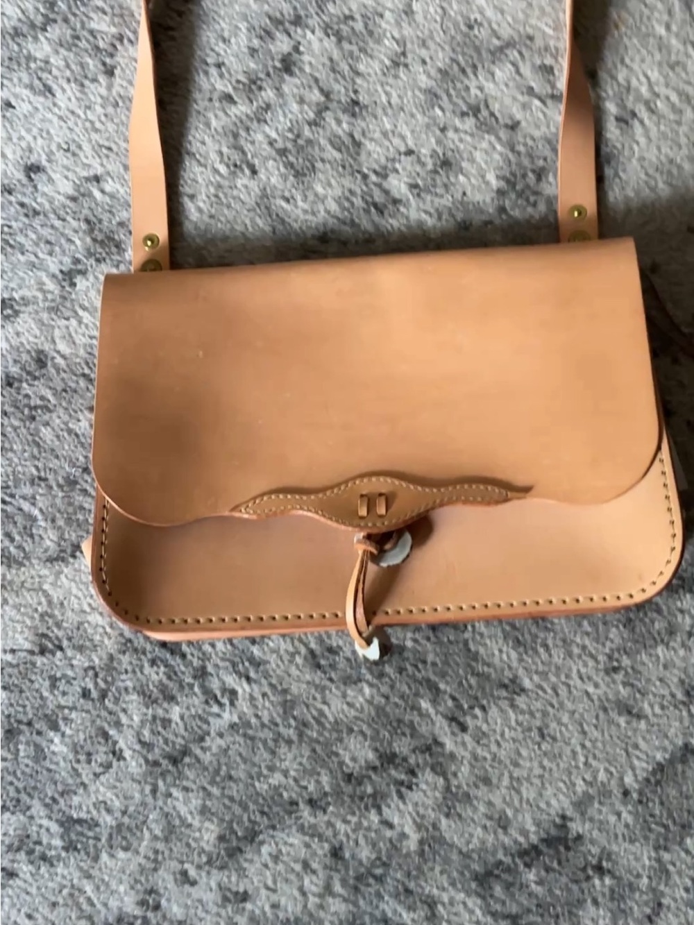 Filson Watanya Cicilla Shoulder Bag in Natural Tan - Picture 3 of 5
